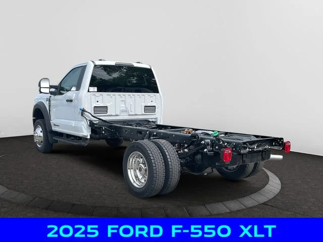 2025 Ford F-550 Super Duty Chassis Cab XLT - Photo 17