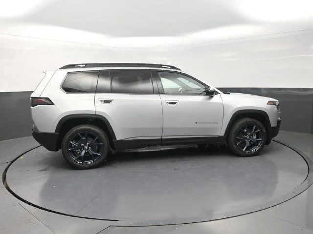 New 2026 Silver Zynith Clear-Coat Exterior Paint Jeep  image 9