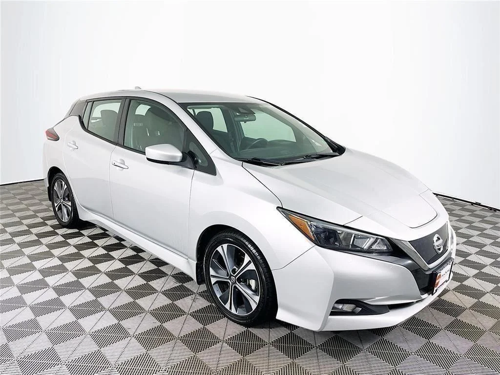 2021 Nissan Leaf SV's photo