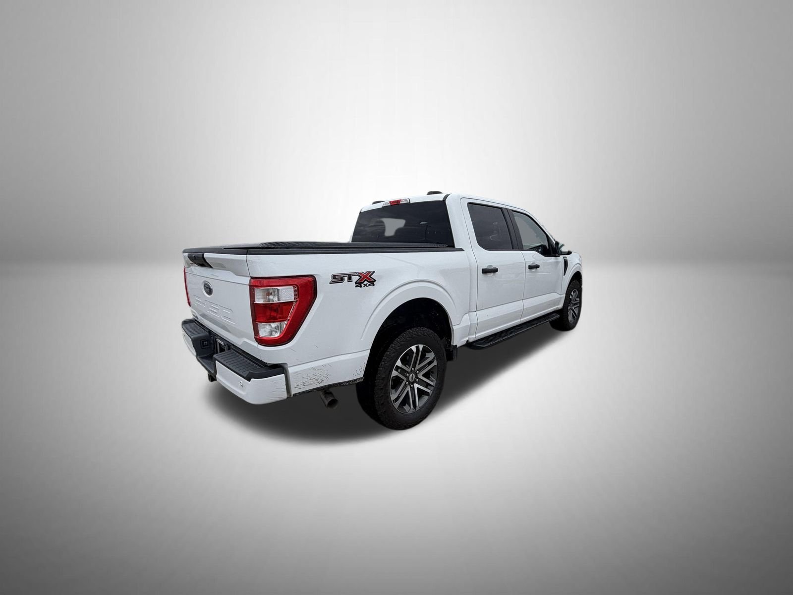 Used 2021 White Ford XL image 3