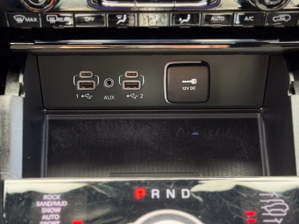 Used 2023 Red Jeep Overland image 19