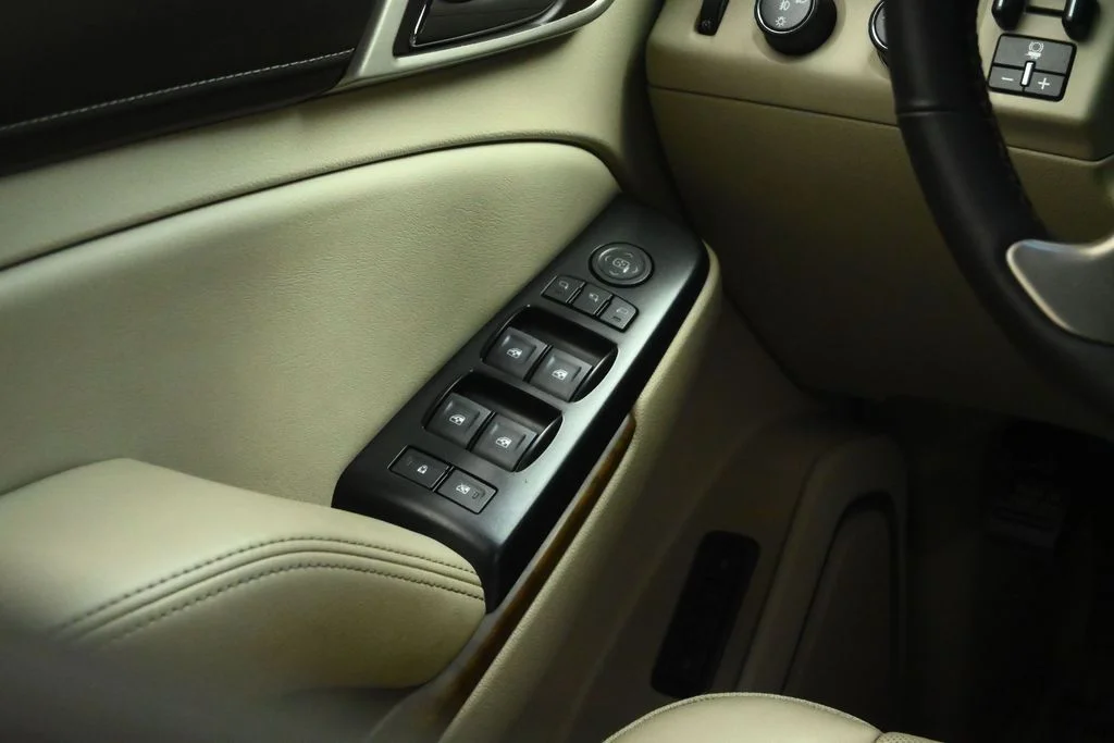 Used 2020 Silver GMC Denali image 42