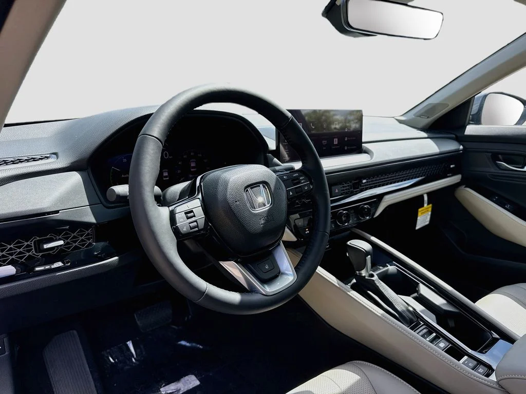 New 2026 Urban Gray Pearl Honda Touring image 11