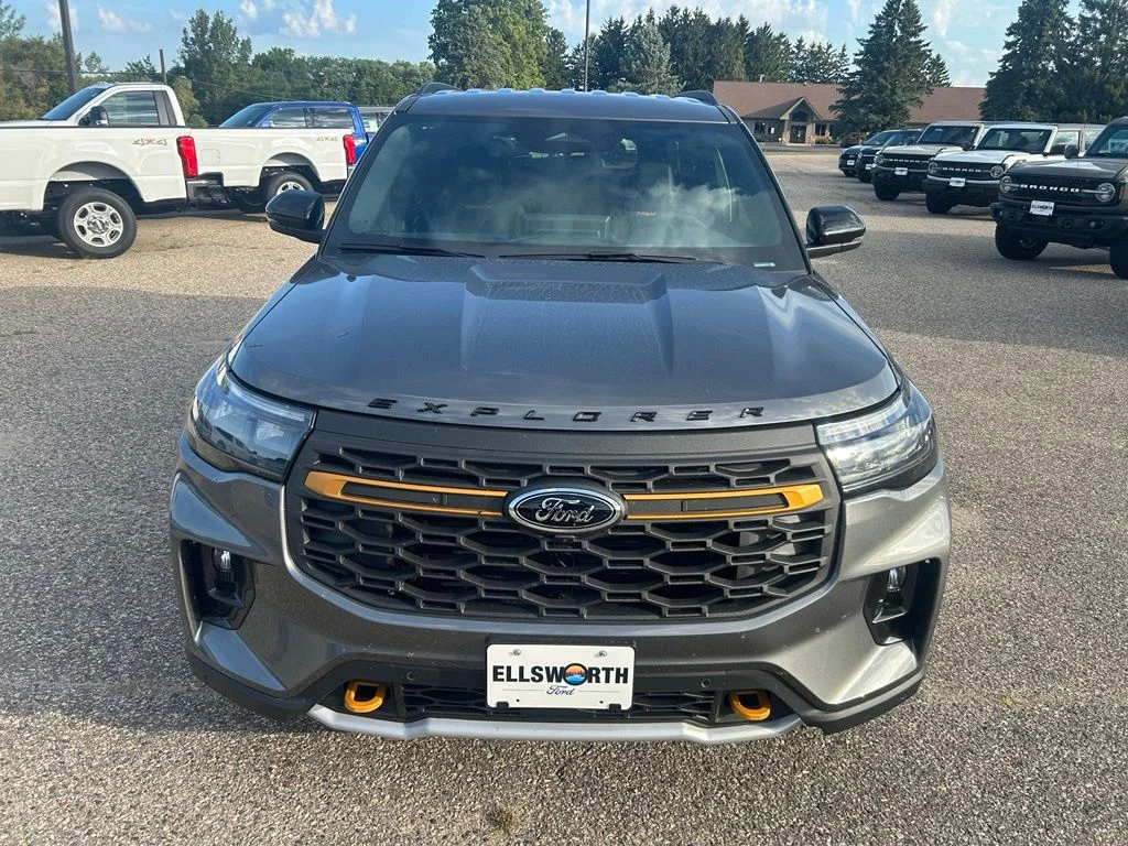 New 2026 Carbonized Gray Metallic Ford Tremor® image 2