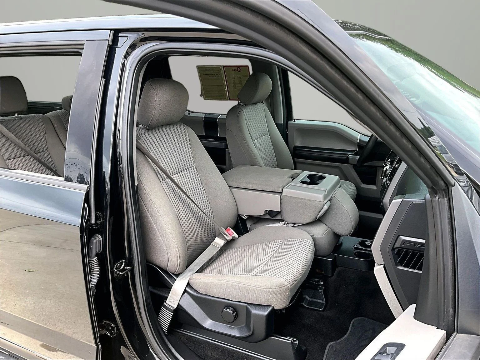 Used 2018 Black Ford XLT image 8