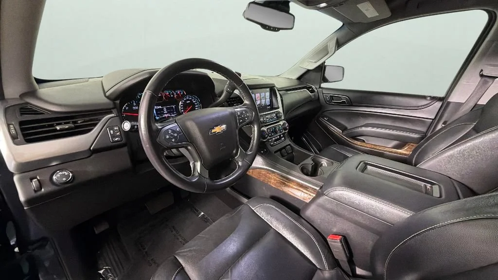 Used 2019 SHADOW GRAY METALLIC Chevrolet LT image 18