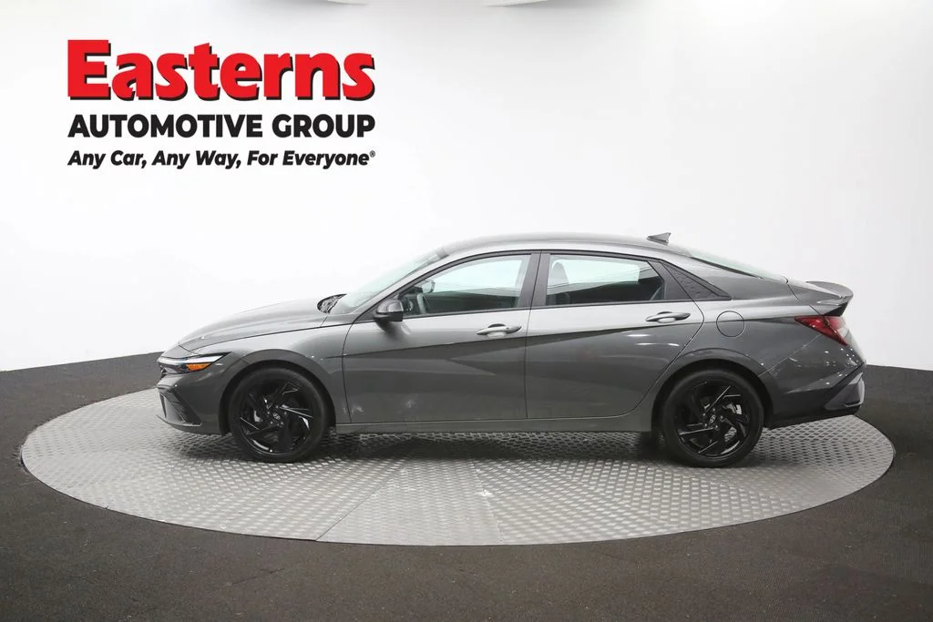Used 2026 Gray Hyundai SEL Sport image 60