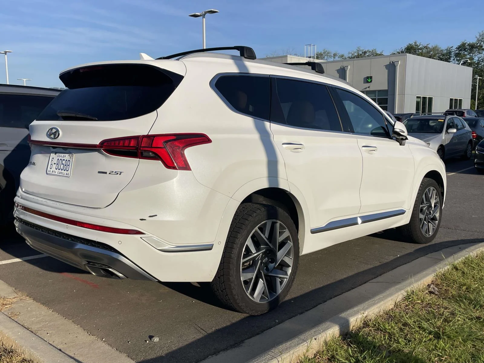 Used 2021 Quartz White Hyundai Calligraphy image 4