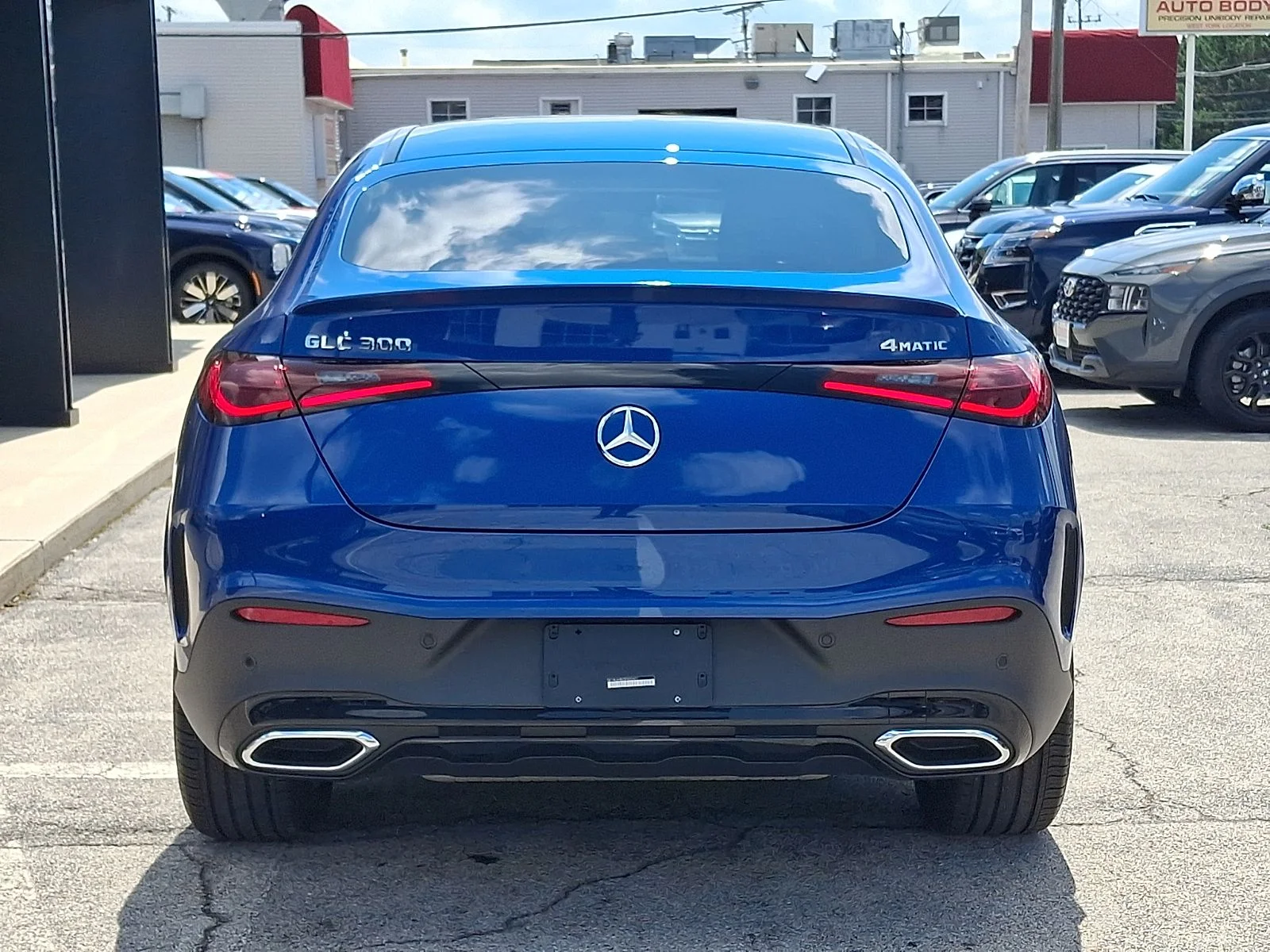 Used 2025  Mercedes-Benz GLC 300 Coupe image 3