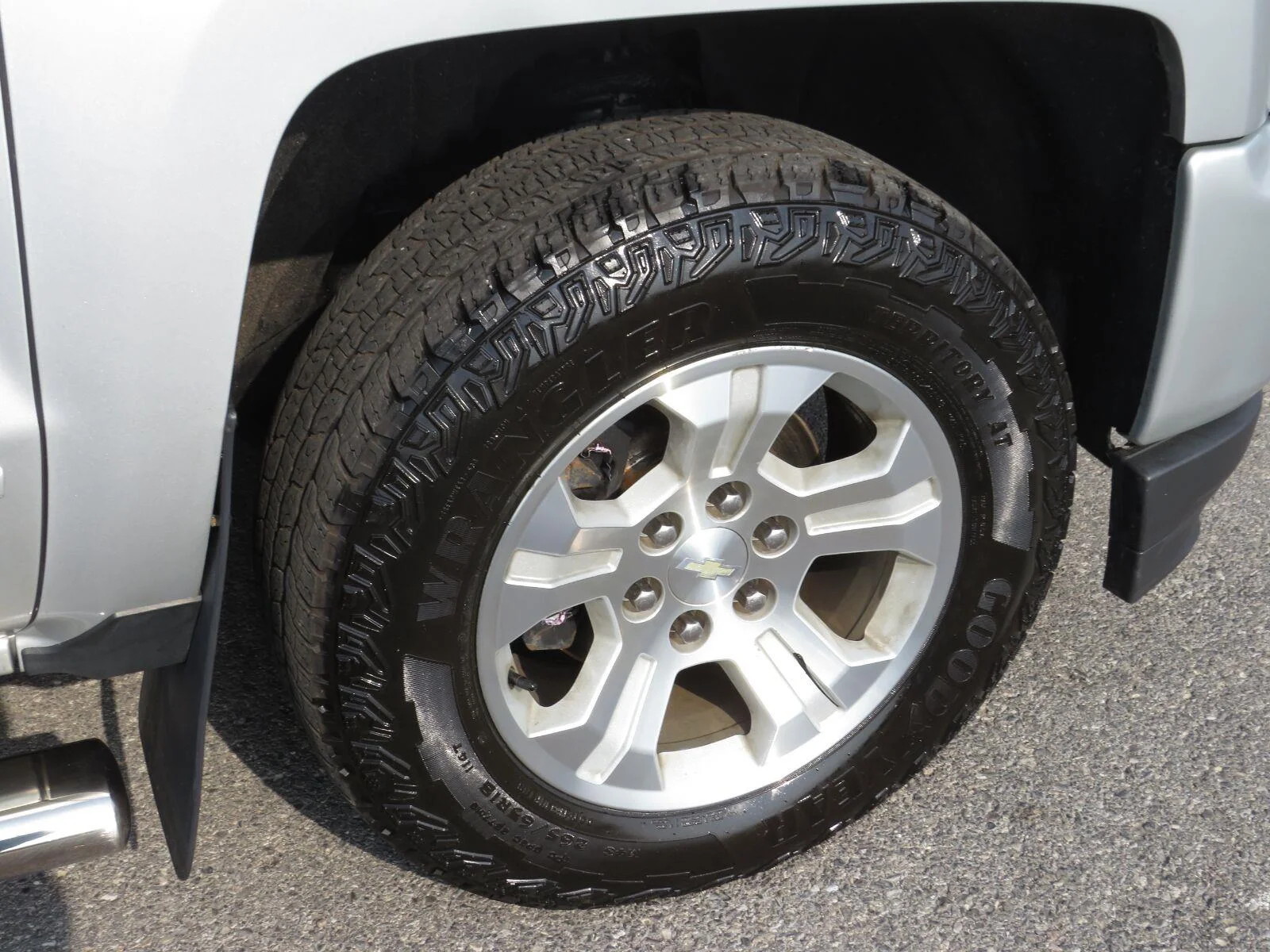 Used 2019 SILVER ICE METALLIC Chevrolet LT image 11