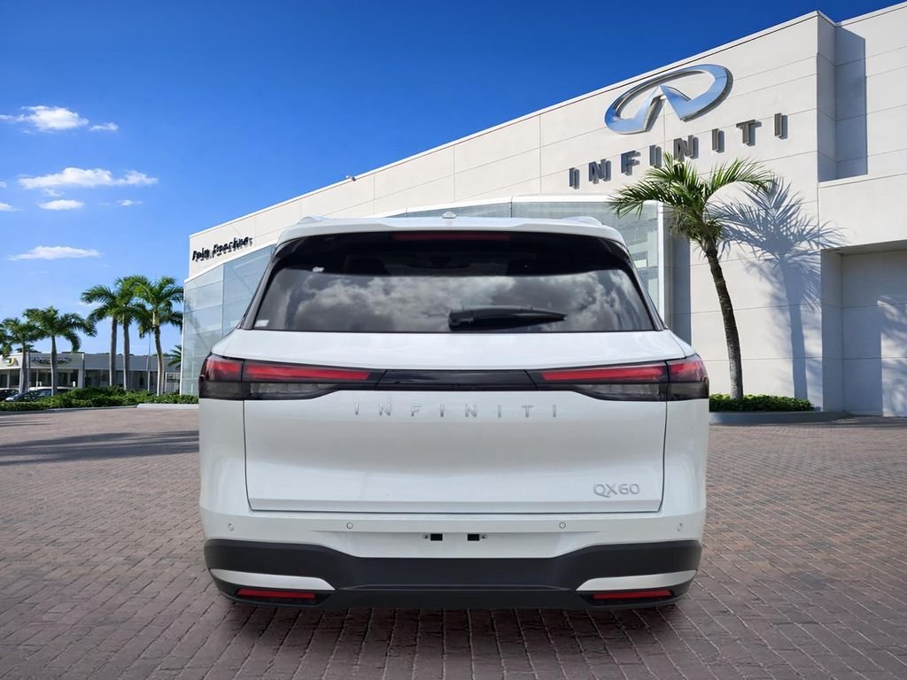 New 2027 RADIANT WHITE INFINITI Luxe FWD image 6
