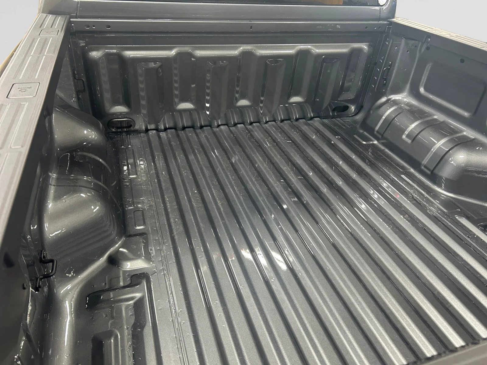 New 2026 Carbonized Grey Metallic Ford XLT image 10