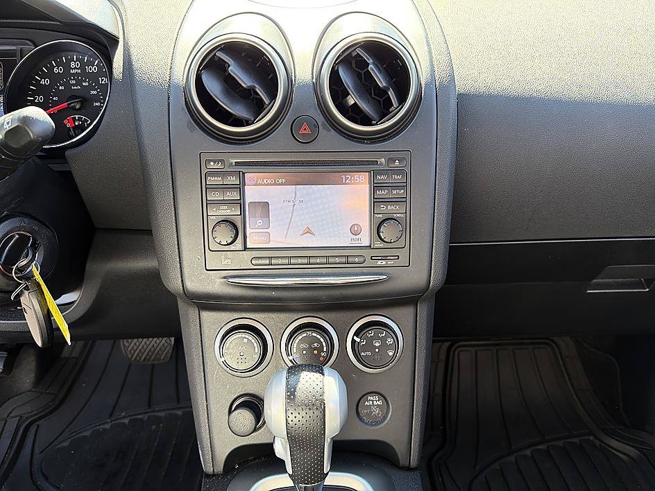 Used 2013 Brilliant Silver Nissan SL image 24