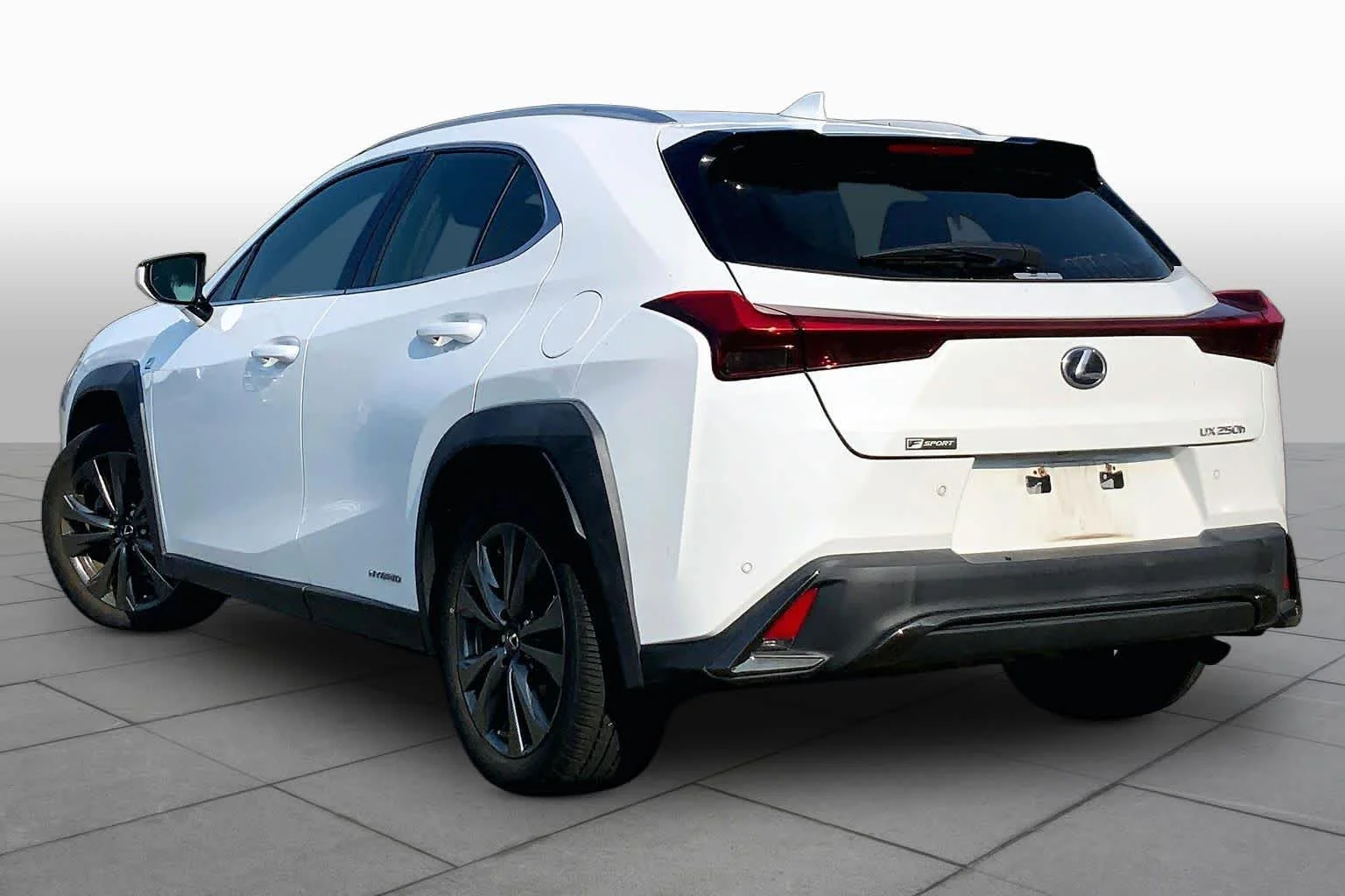 Used 2019 Ultra White Lexus F SPORT image 12