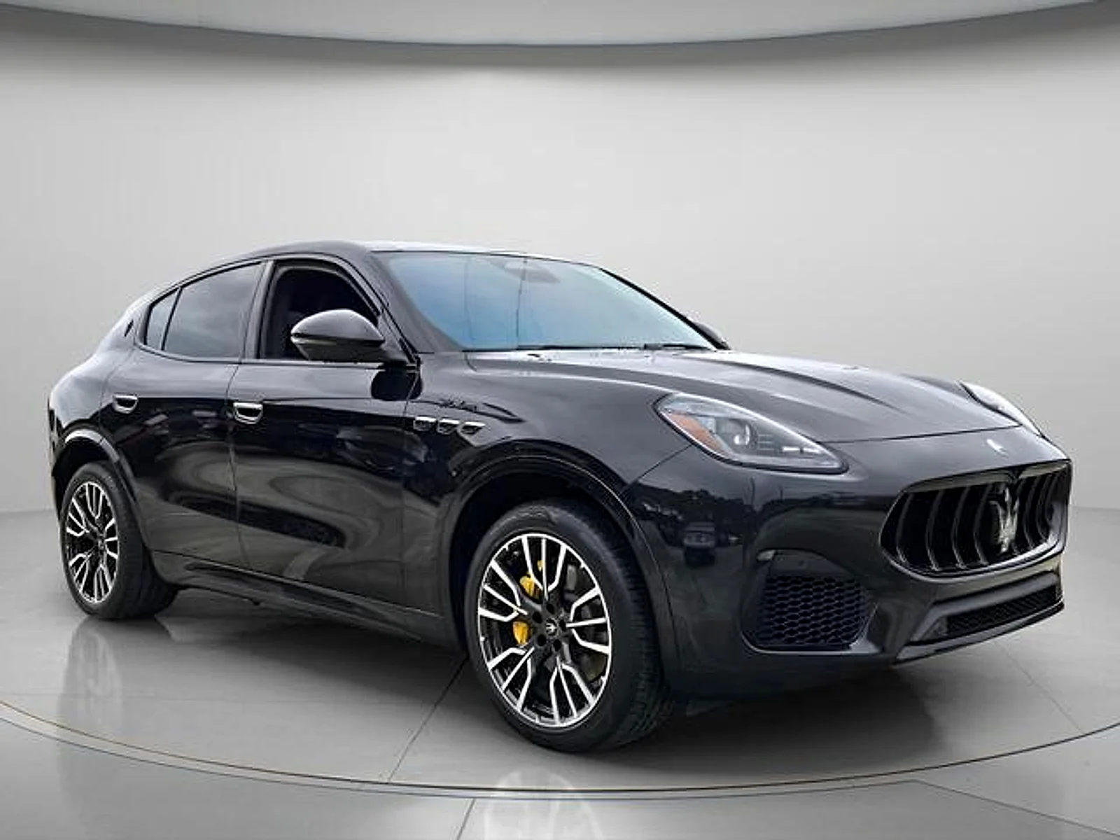 Used 2023  Maserati Modena image 9