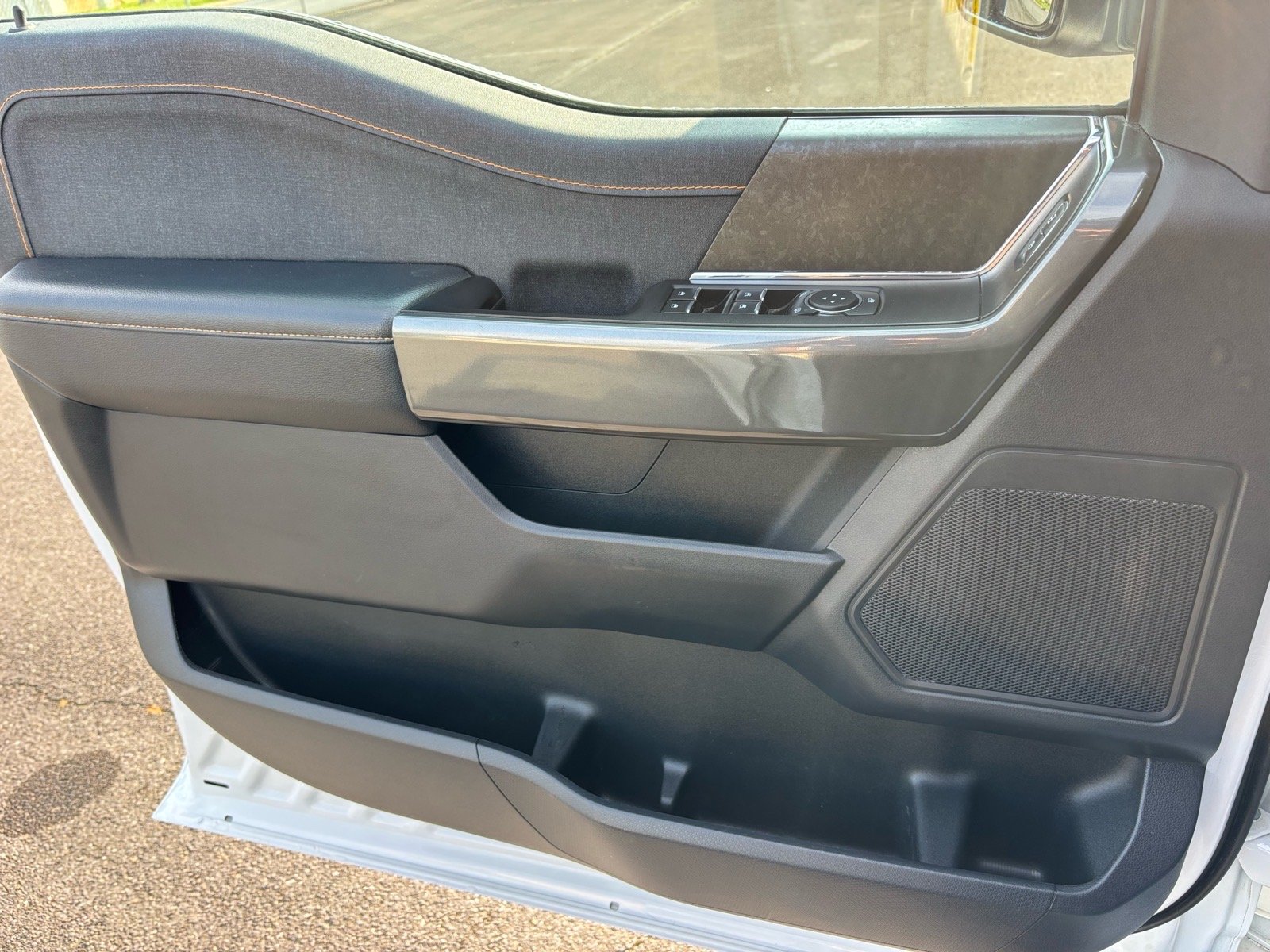 Used 2023 Oxford White Ford Tremor image 8