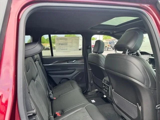 New 2026 Velvet Red Pearlcoat Jeep Laredo image 5