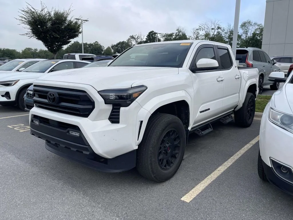 Used 2024 Ice Cap Toyota SR5 image 2