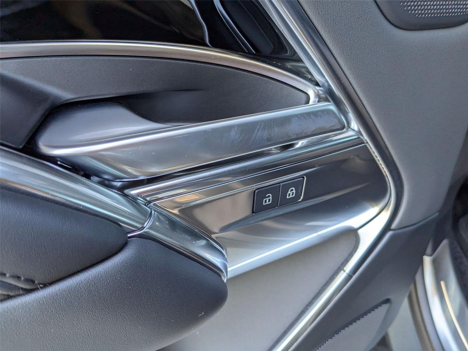 New 2025 Carpathian Grey LAND ROVER SE PHEV image 26