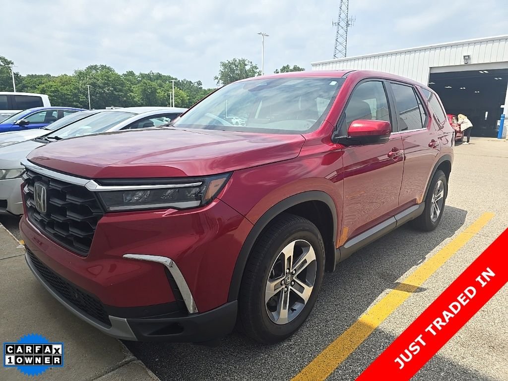 Used 2025 Red Honda EX-L image 1