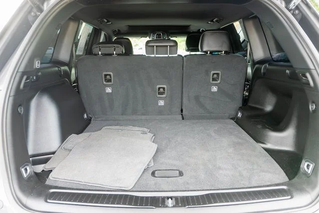 Used 2025 Gray Jeep Altitude X image 10