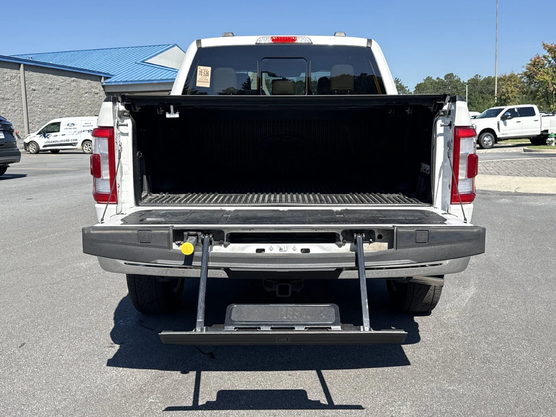 Used 2023 White Metallic Ford Lariat image 17