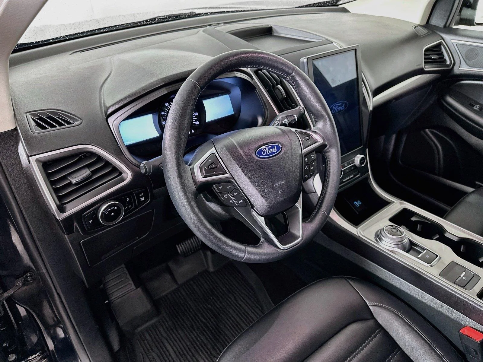 Used 2024 Agate Black Ford SEL image 23
