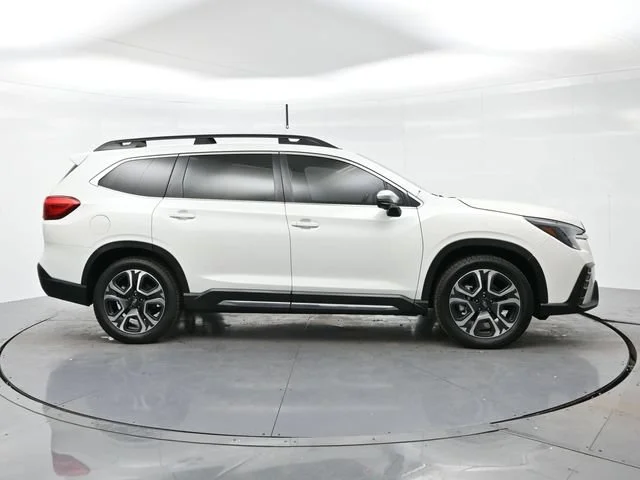 Used 2023 Crystal White Pea Subaru Limited image 8