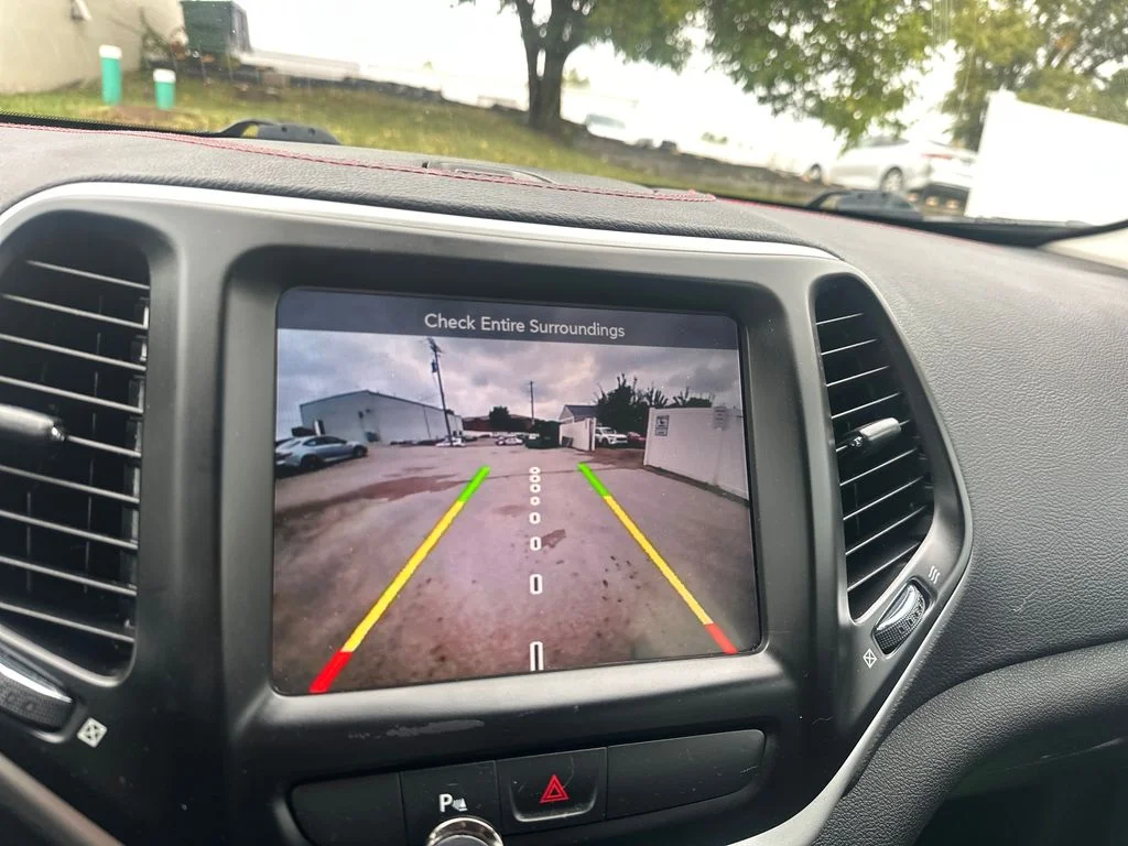 Used 2018 White Jeep Trailhawk image 12