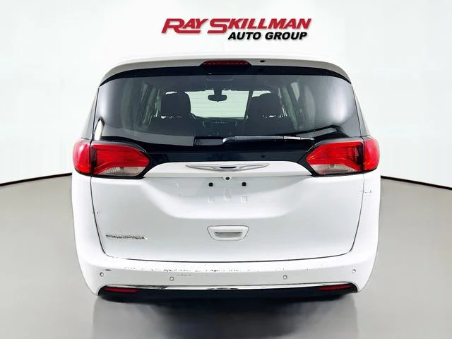 Used 2018 White Chrysler Touring Plus image 6