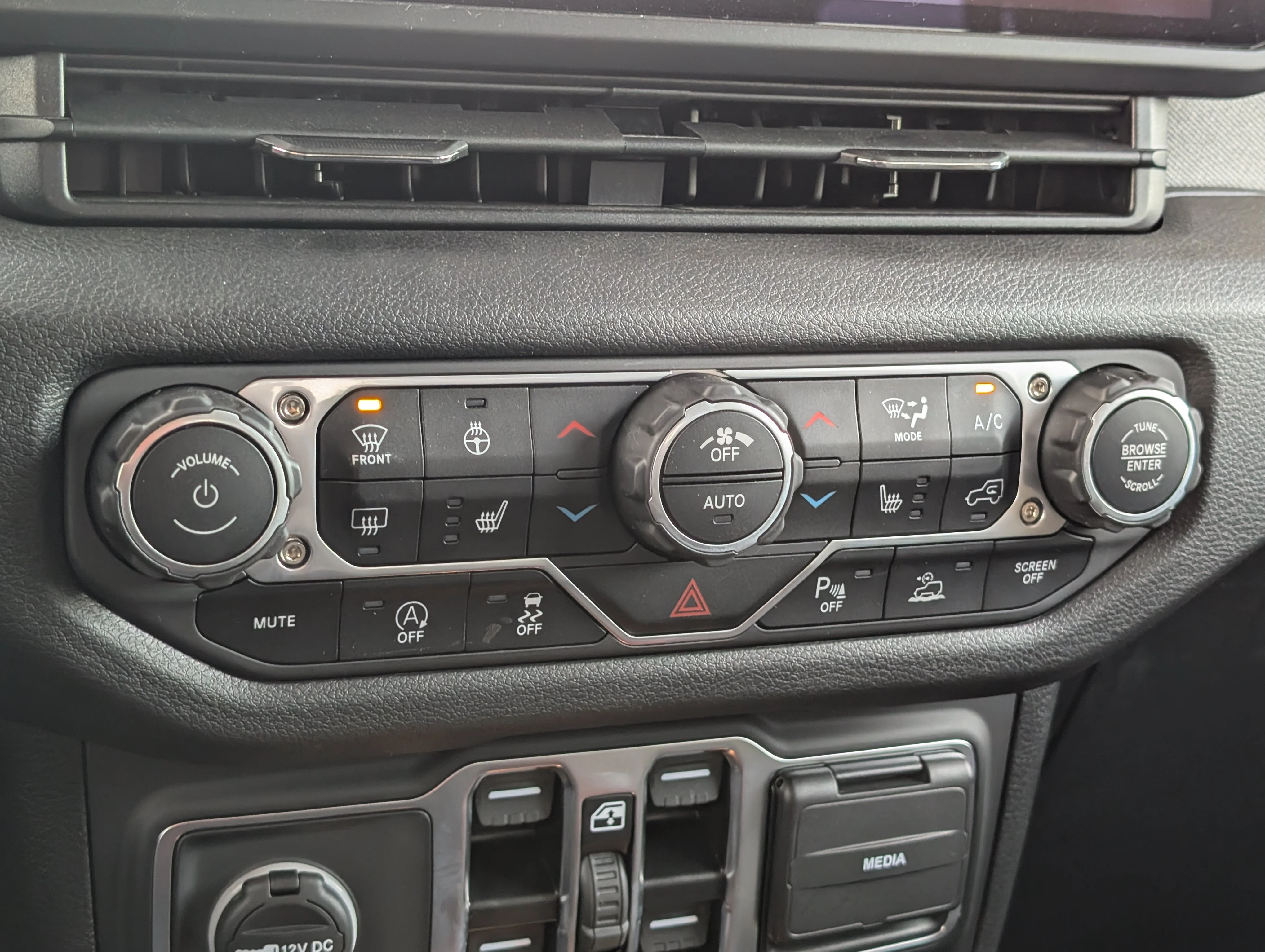 New 2025 Granite Crystal Metallic Jeep NightHawk image 27