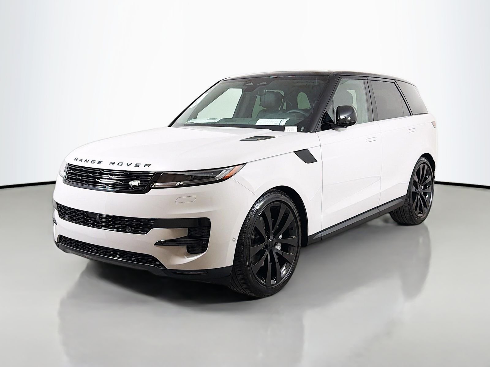 New 2026 Borasco Grey Land Rover SE image 1