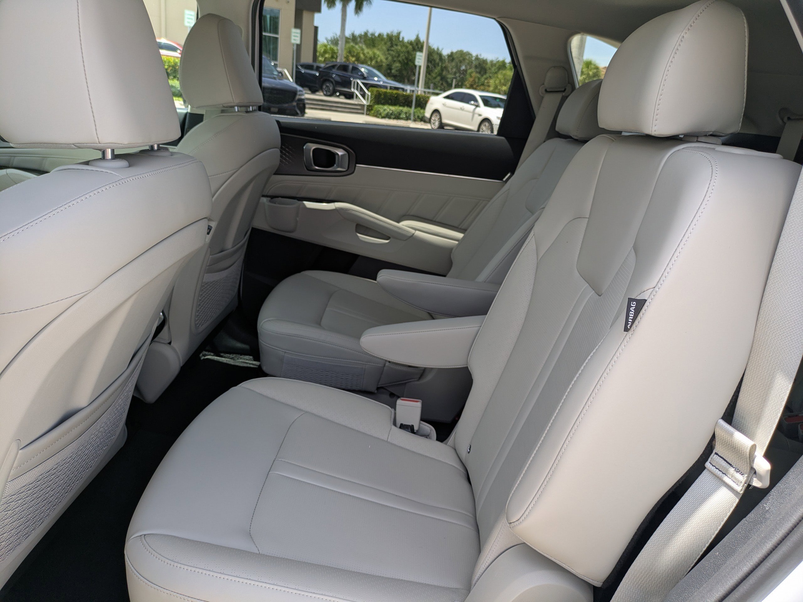 2025 Kia Sorento SX - Photo 14