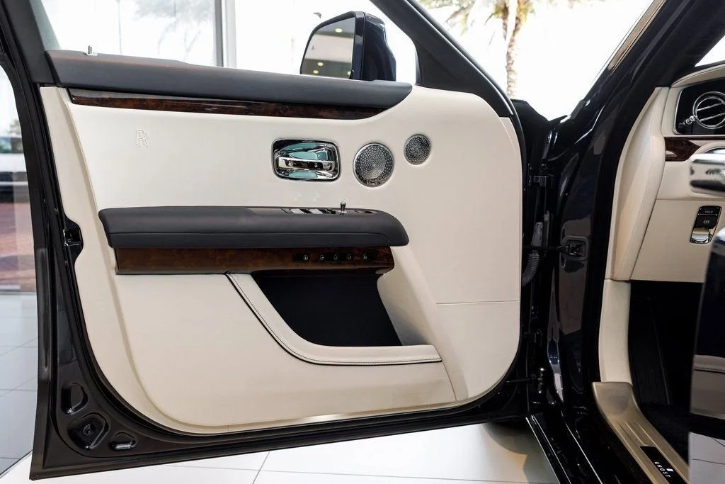 Used 2021 Midnight Sapphire Rolls-Royce  image 29