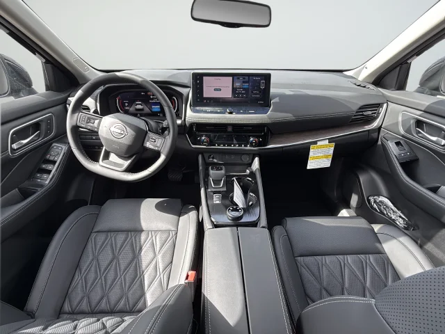 New 2026 Super Black Nissan Platinum image 9