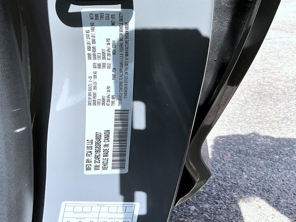 Used 2025 White Chrysler Select image 24