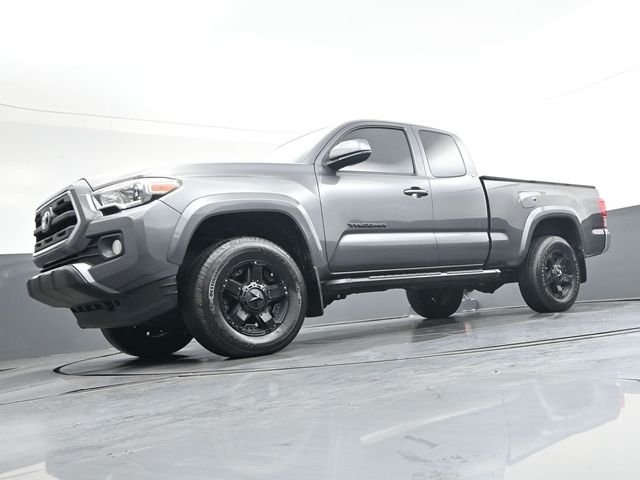 Used 2016 Gray Toyota SR5 image 34