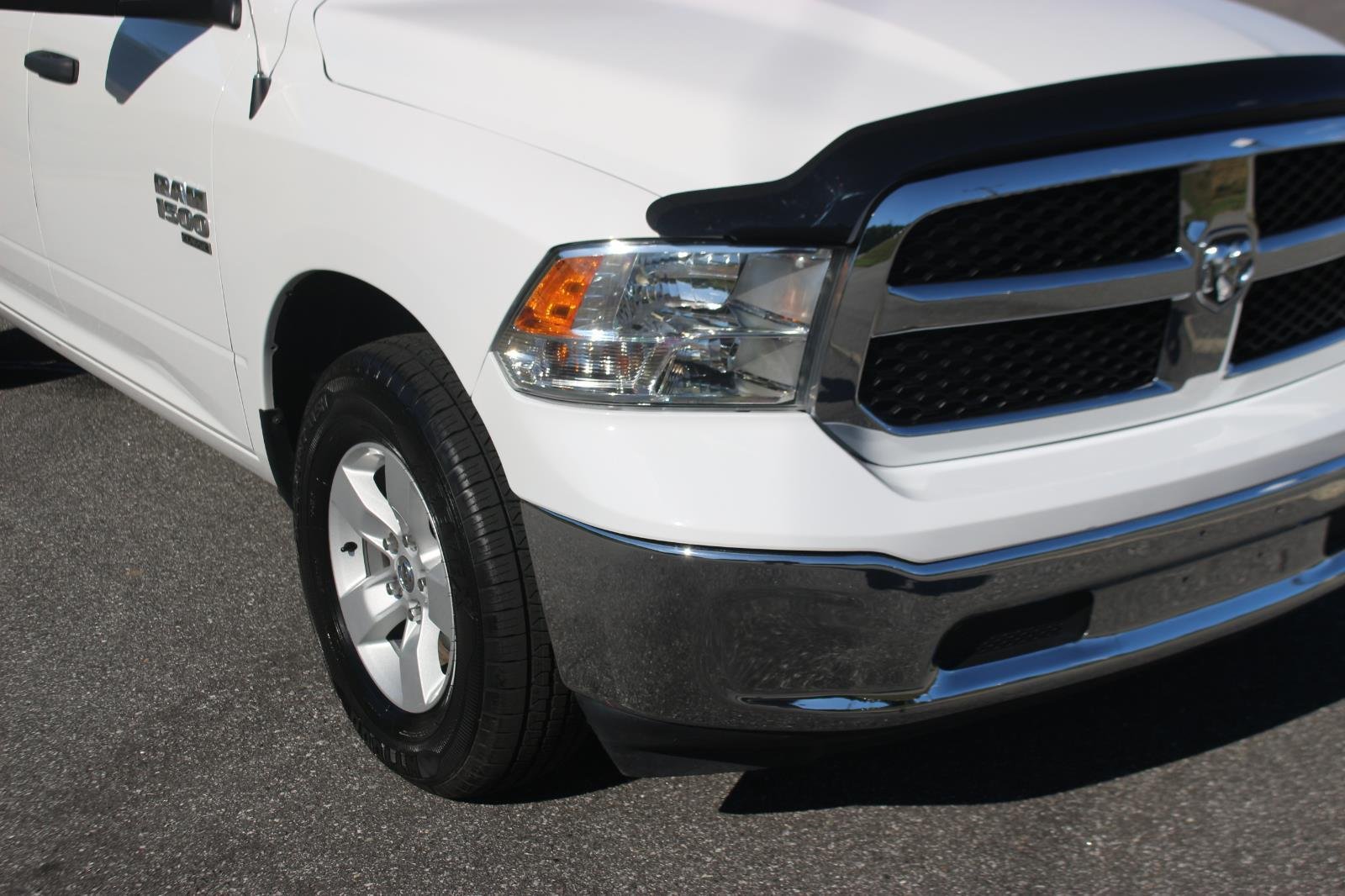 Used 2023 White Ram SLT image 9