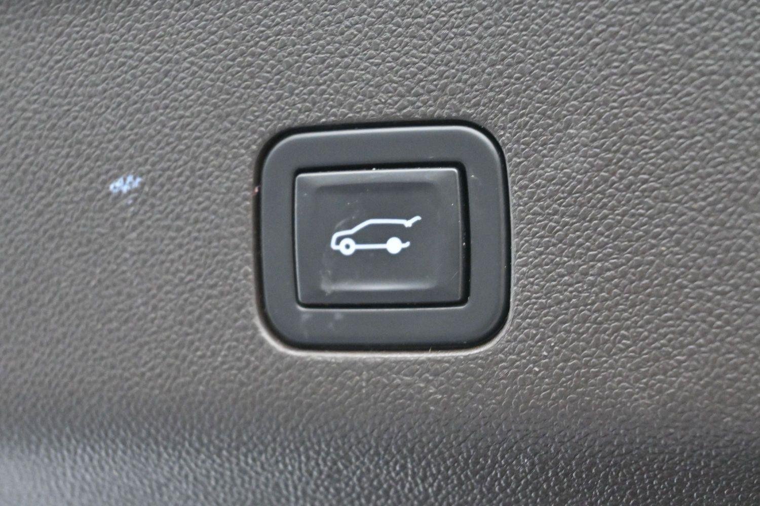Used 2021 MIDNIGHT BLUE METALLIC Chevrolet Z71 image 11