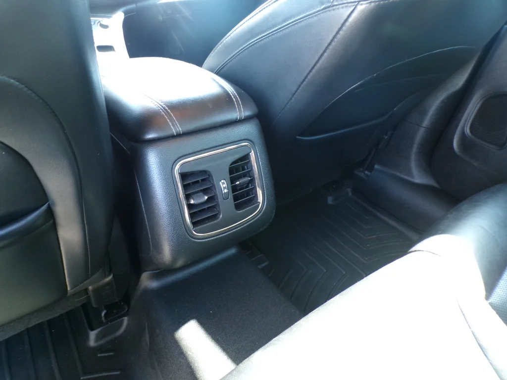 Used 2015 Granite Crystal Metallic Clearcoat Chrysler C image 13