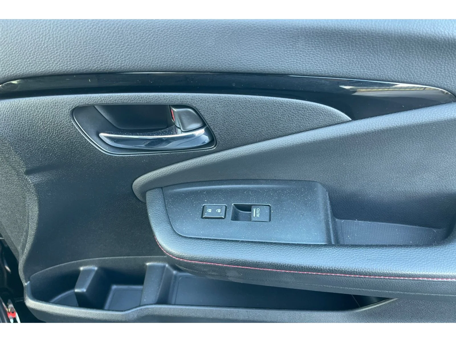 Used 2020 Crystal Black Pearl Honda Black Edition image 20