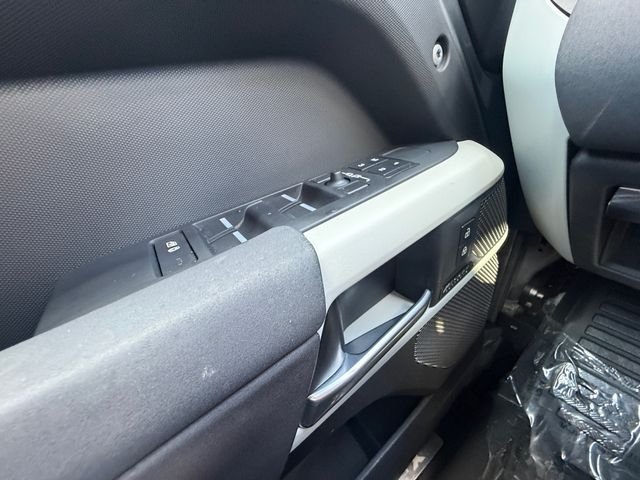 Used 2023 Eiger Grey Metallic Land Rover X-Dynamic SE image 11