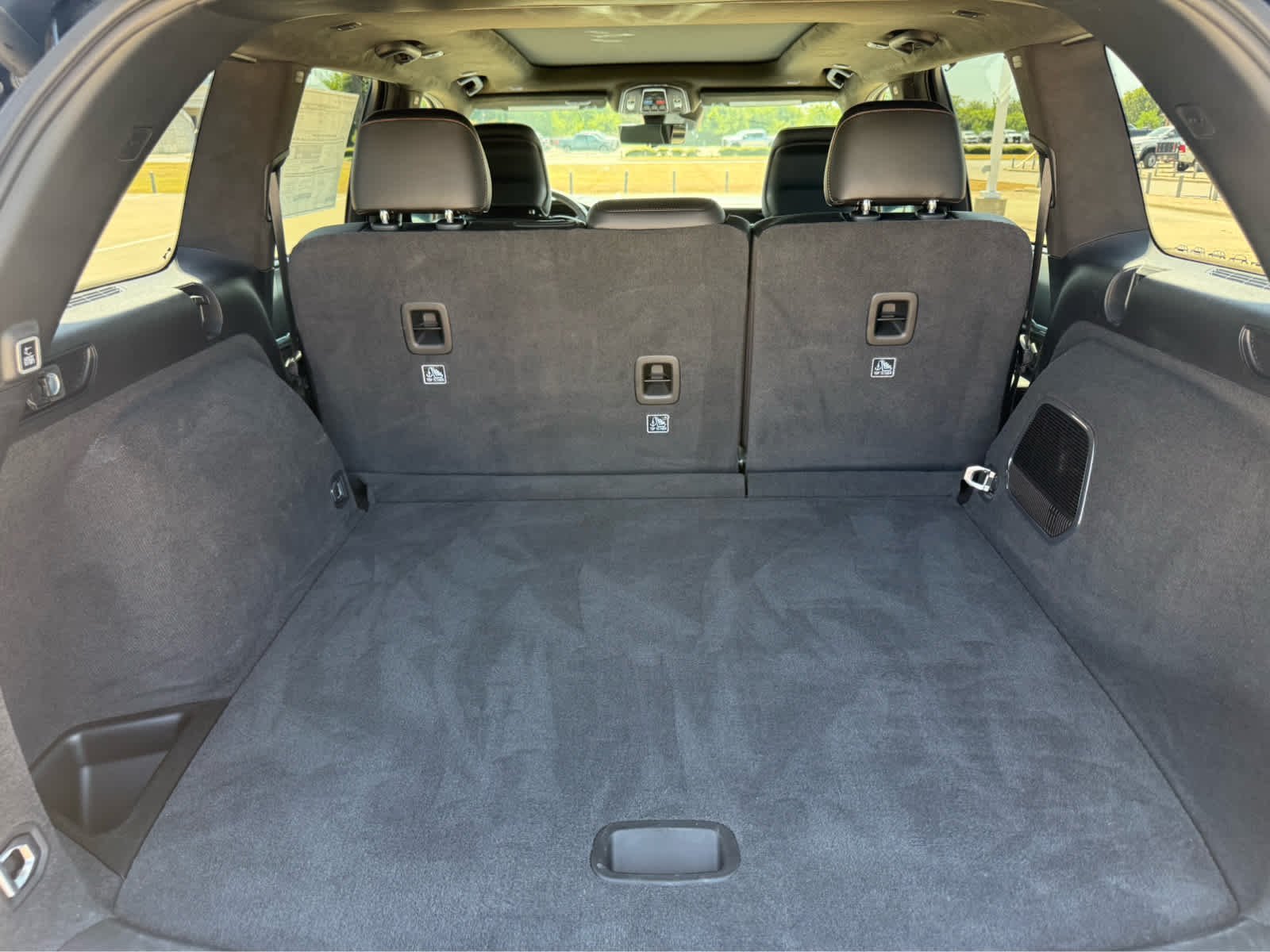 New 2026 Diamond Black Crystal Pearl-Coat Exterior Paint Jeep Summit image 14