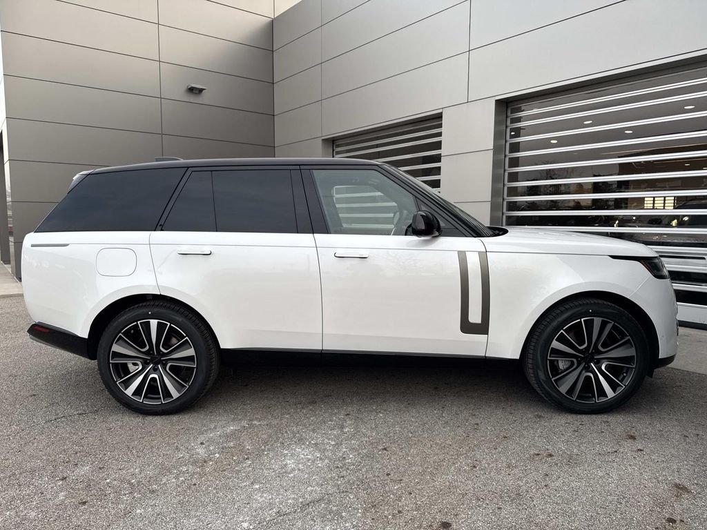 New 2026 Icy White Land Rover SE image 9