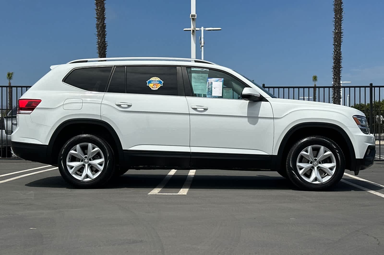 Used 2019 Pure White Volkswagen 2.0T SE image 3