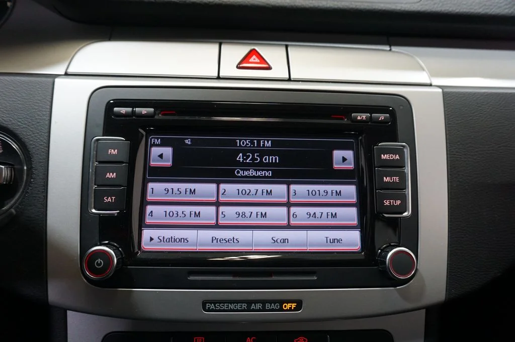 Used 2010 Silver Volkswagen Komfort image 14