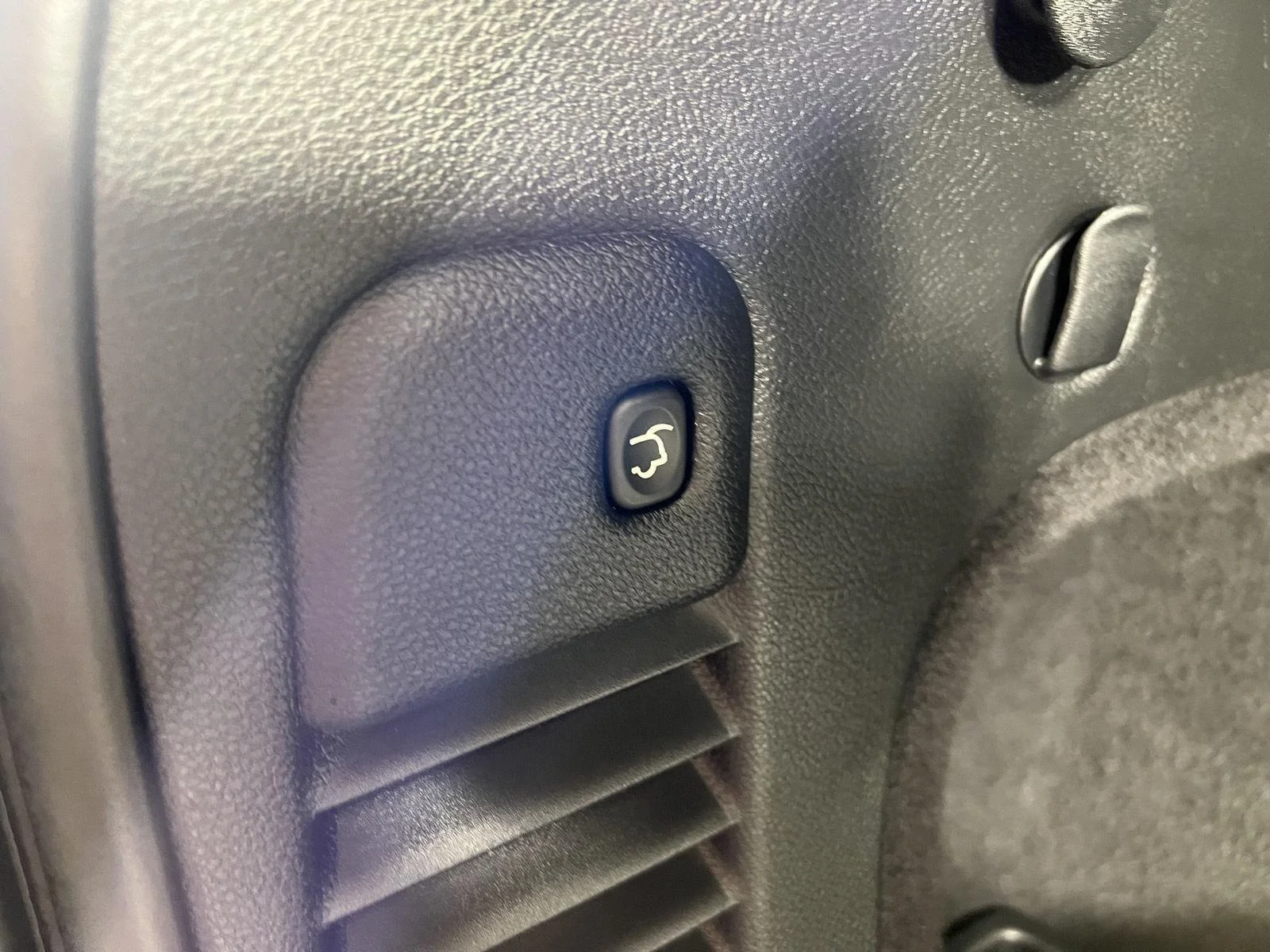 Used 2021 Diamond Black Crystal Pearlcoat Jeep Trailhawk image 24