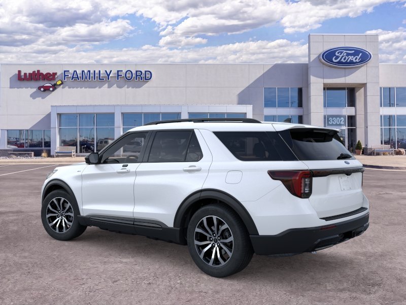 New 2026 Star White Metallic Tri-Coat Ford ST-Line image 31