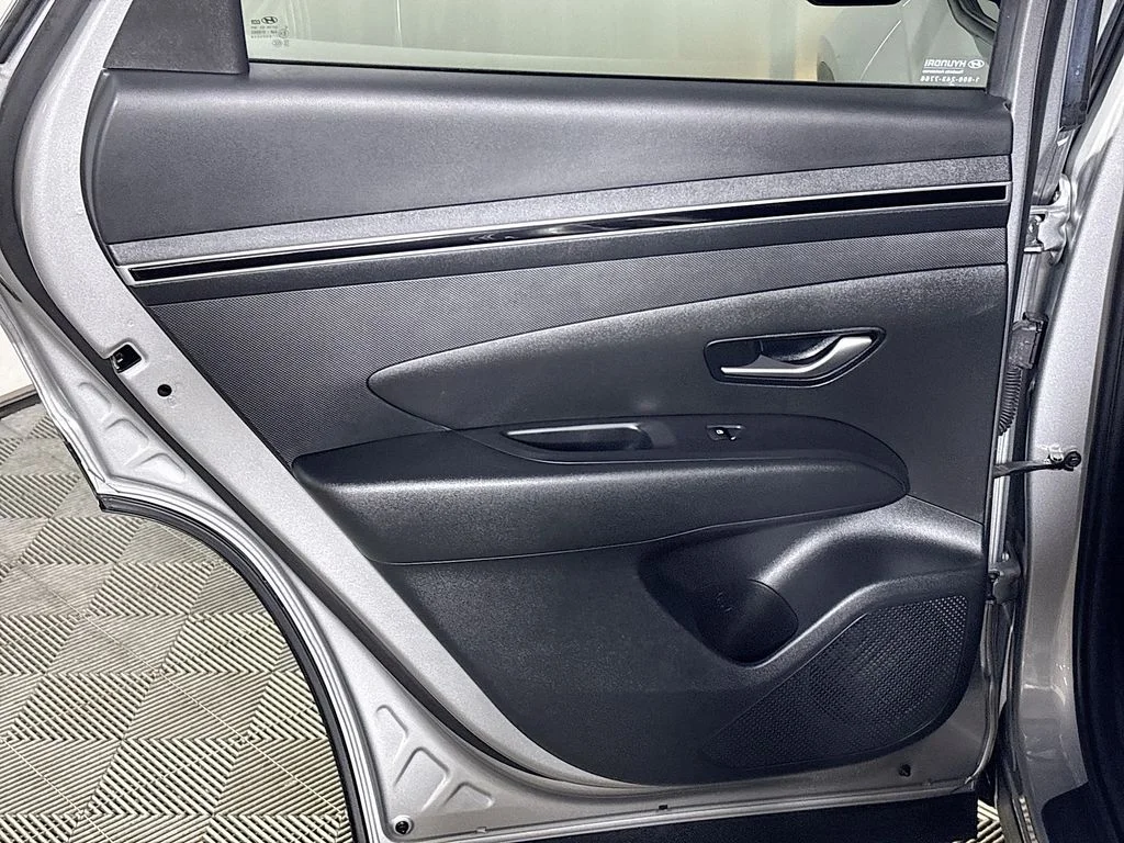 Used 2024 Silver Hyundai Blue image 19