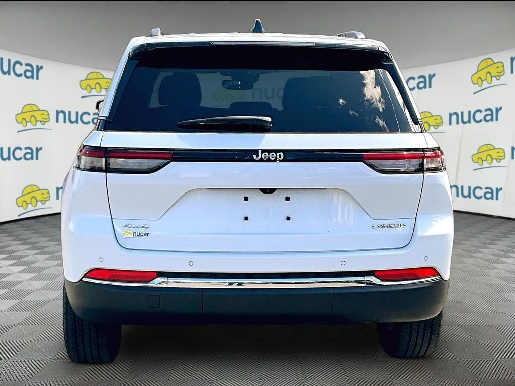 Used 2022 White Jeep Laredo image 4